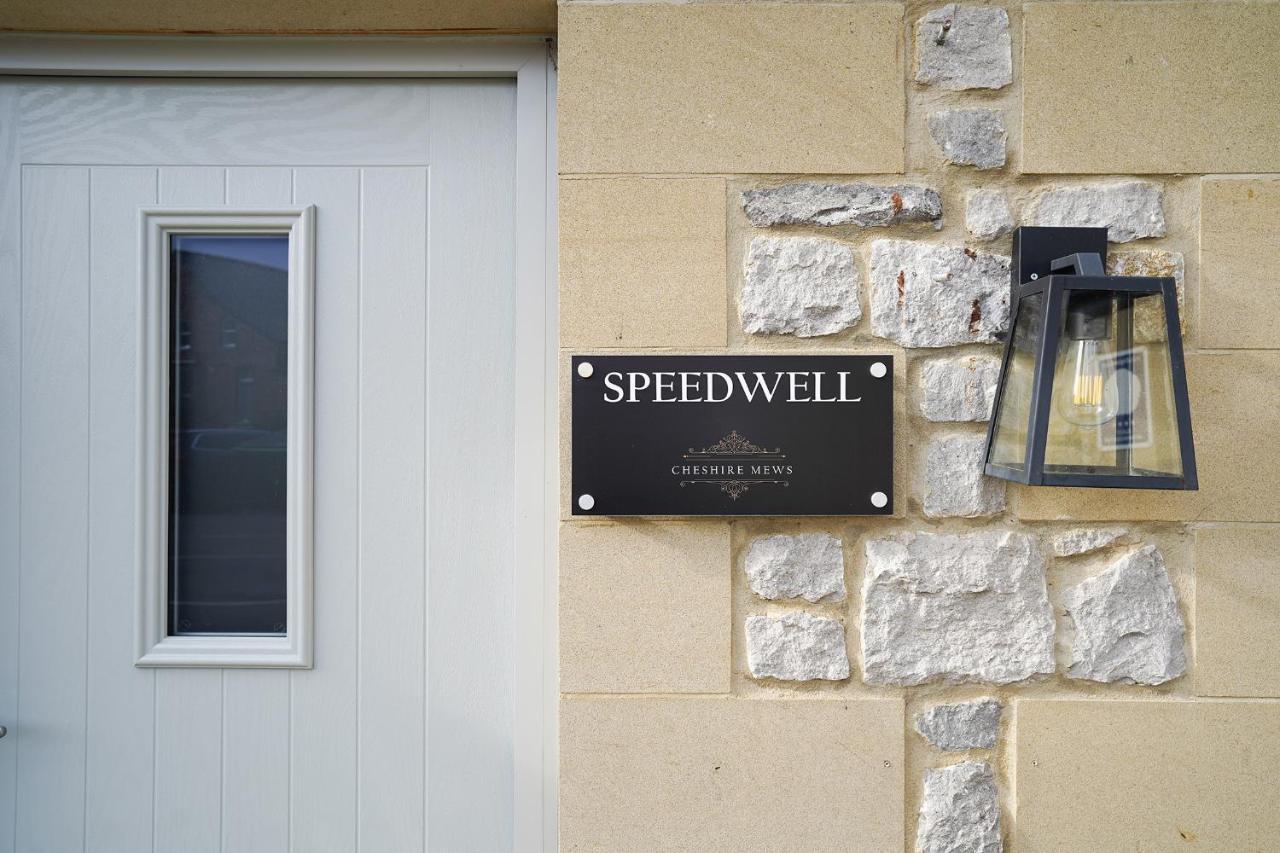Cheshire Mews Hotel Castleton  Exterior photo