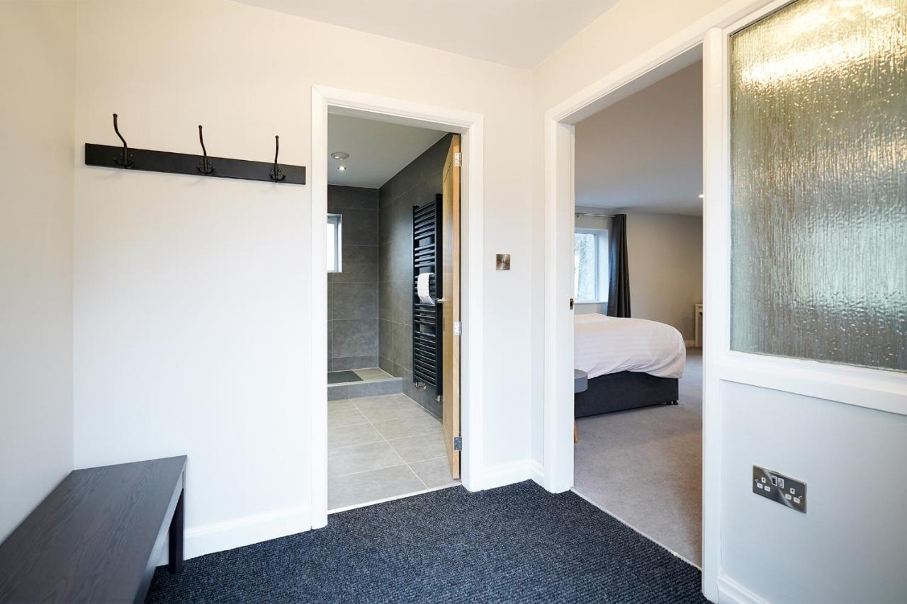 Cheshire Mews Hotel Castleton  Exterior photo
